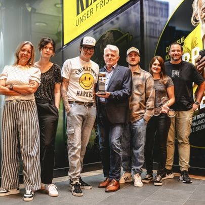 V.l.n.r. Petra Grill (Head of Marketing KLIPP), Adrijana Balatinac (Projektleitung KLIPP Bonusclub), Mike Reiter (CMO Brainsworld), Gottfried Kraft (CEO KLIPP), Tobias Zach (Brainsworld), Flora Adelmann (COO Brainsworld), Philipp Maier (CEO Brainsworld)