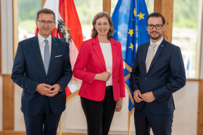 v.l.: Landesräte Markus Achleitner (OÖ), Barbara Eibinger-Miedl (Stmk.) und Sebastian Schuschnig (Ktn.)