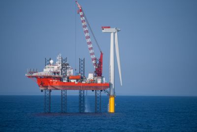 Montageschiff für Offshore-Windkraftanlagen